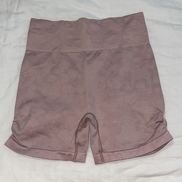 Light Pink Camo Gymshark Workout Shorts - Picture 2 of 2